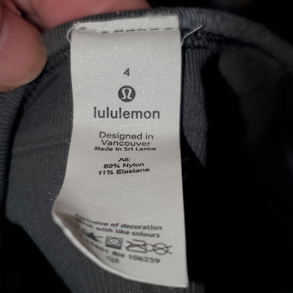 lululemon sports bra - Picture 4 of 6